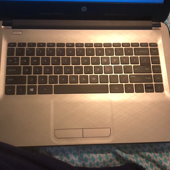 WILLING TO NEGOTIATE!! Windows Hp Laptop - Picture 3 of 4